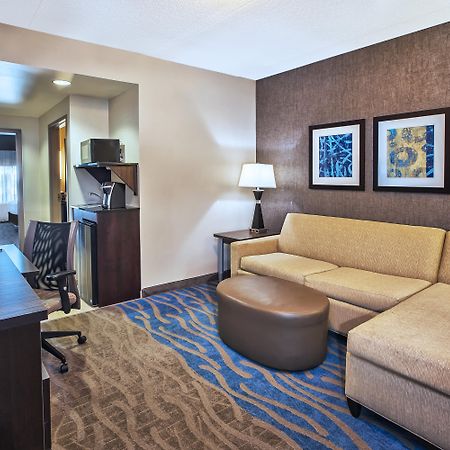 Holiday Inn Express & Suites Dayton South - I-675 By Ihg Shanersville Eksteriør billede