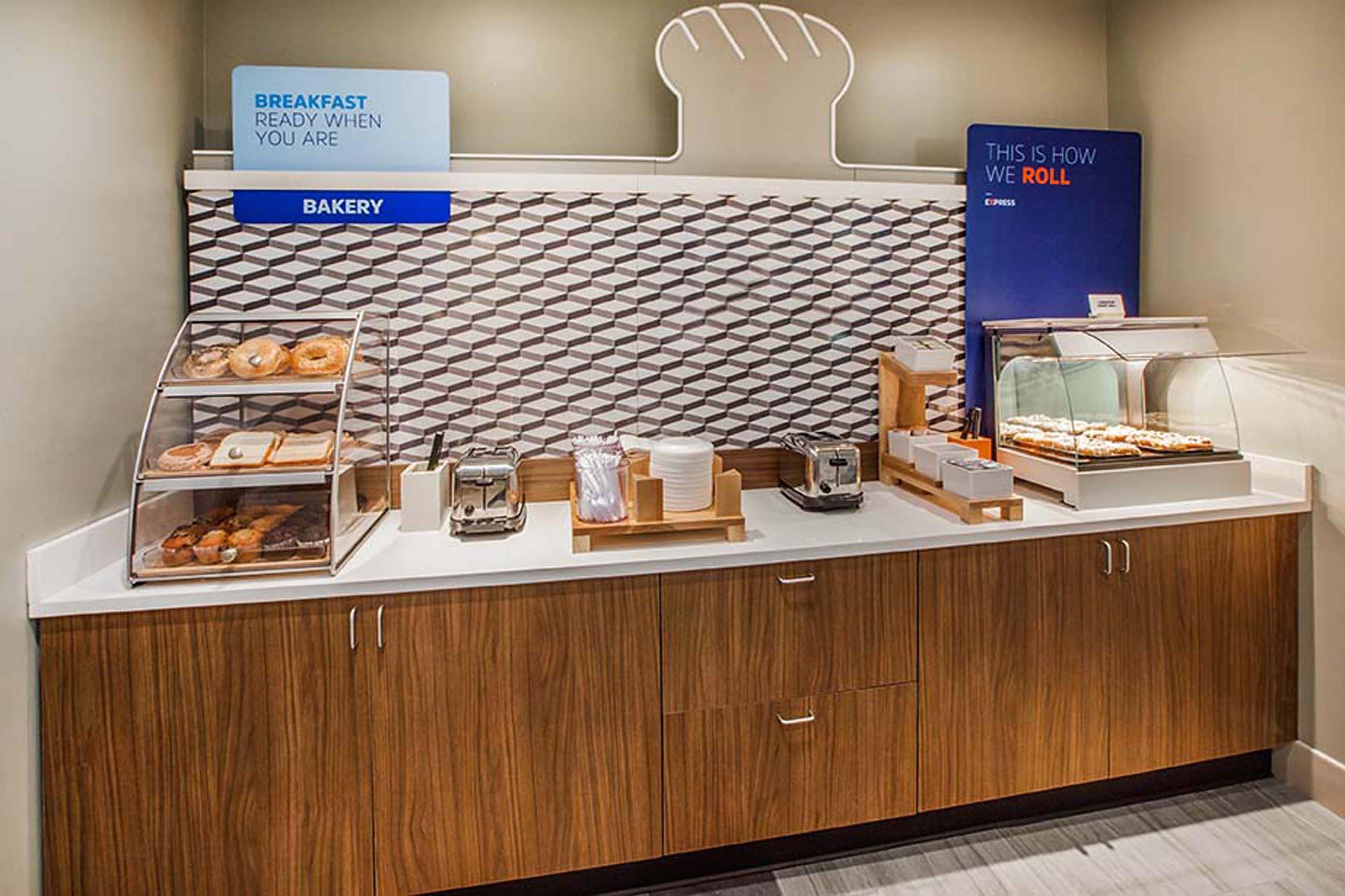 Holiday Inn Express & Suites Dayton South - I-675 By Ihg Shanersville Eksteriør billede